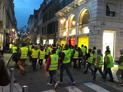 Den historiska innebörden av Yellow Vest protesterna och deras inverkan på Irène Thirion-Moreau